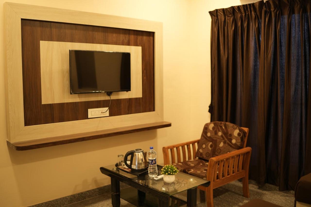 Hotel Sitara Inn Ratnāgiri 外观 照片